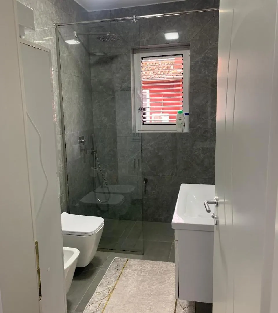 Flat In Berat'S Center Lägenhet Rum i privatbostad