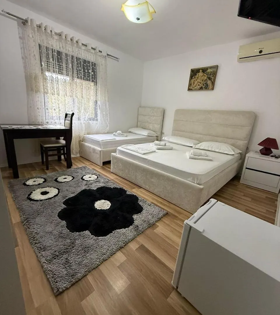 Apartamento Flat In Berat'S Center Habitación en casa particular Berat