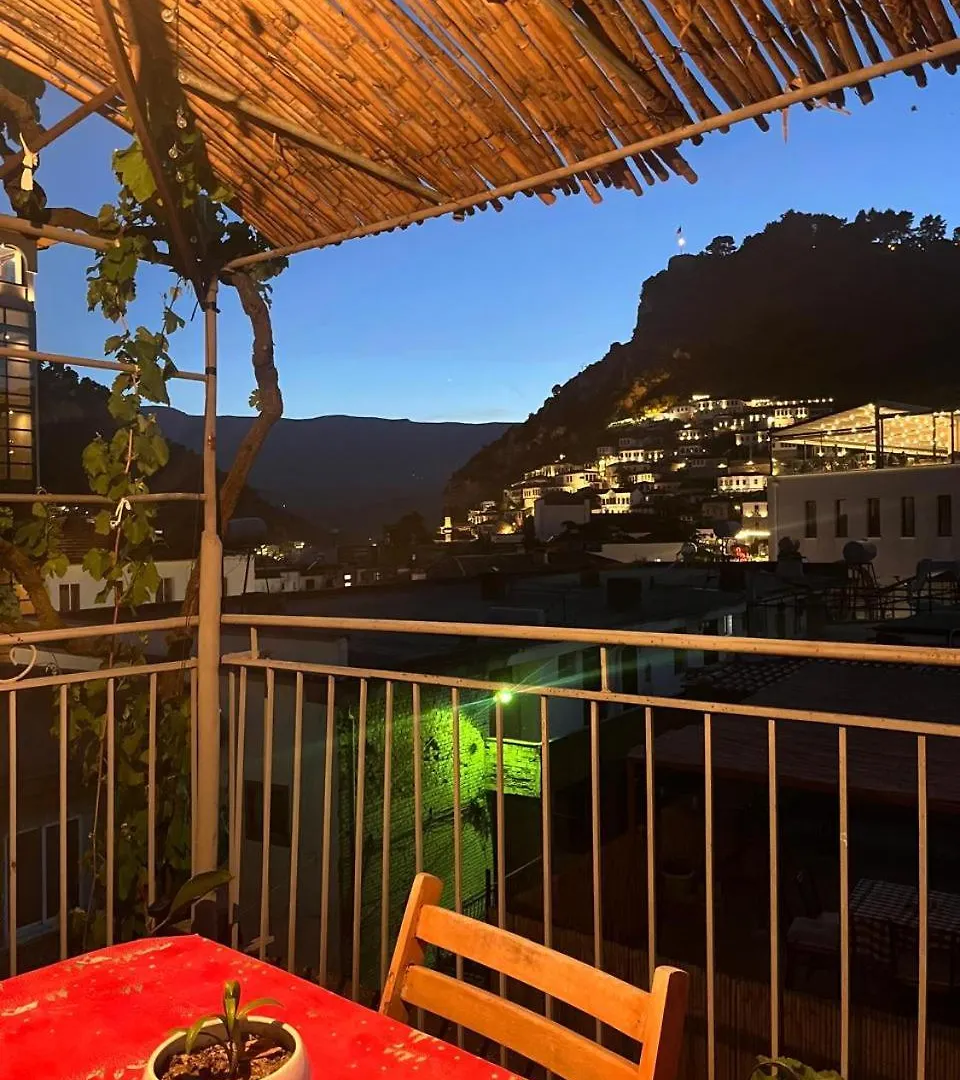 Flat In Berat'S Center Lägenhet Rum i privatbostad