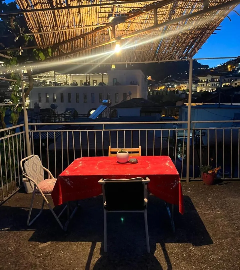 Rum i privatbostad Flat In Berat'S Center Lägenhet